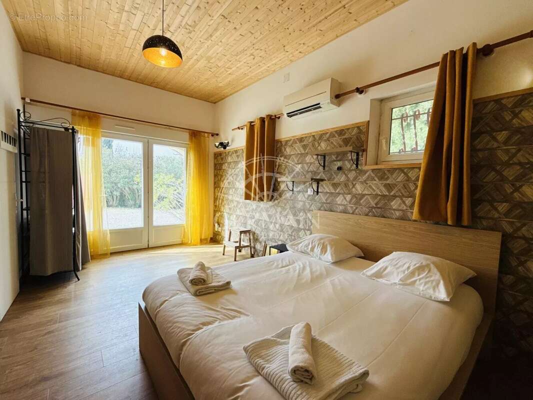 Maison à PERNES-LES-FONTAINES