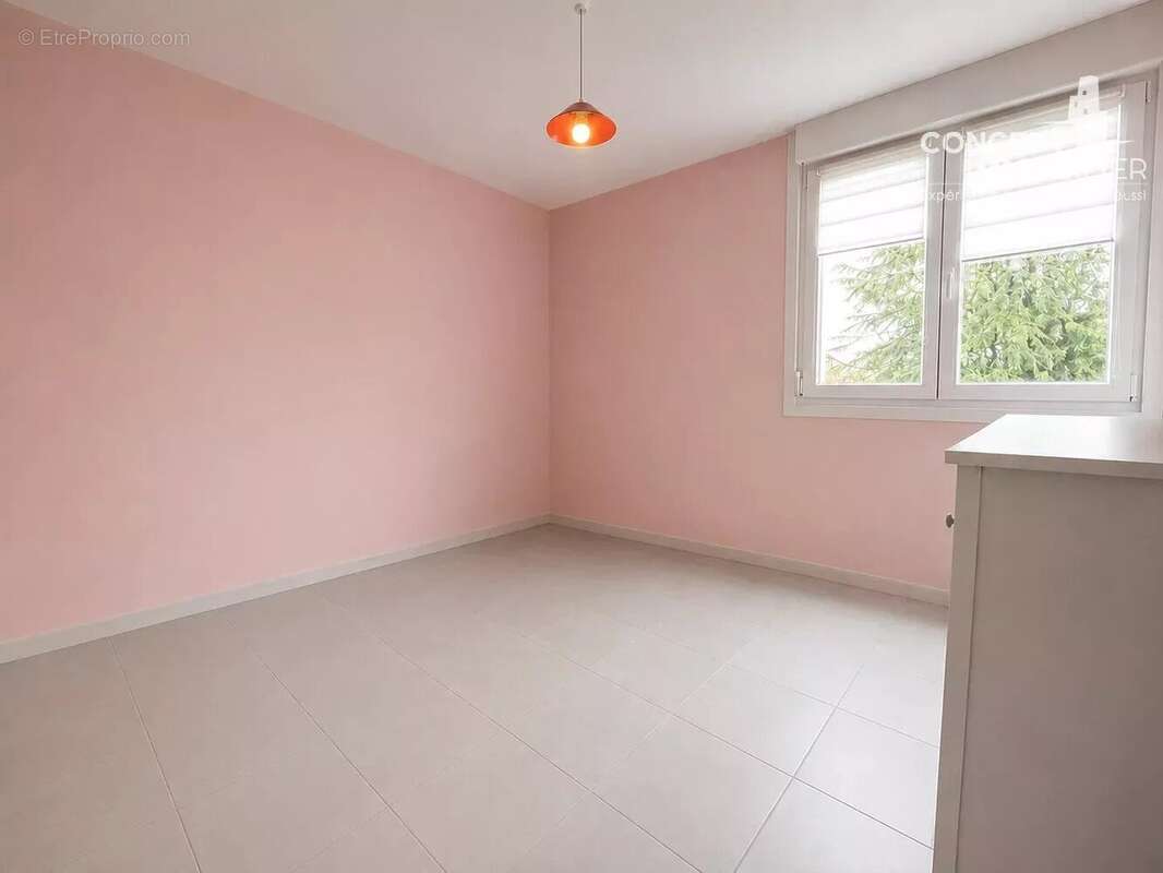 EXCLUSIVITÉ – Superbe T4 de 73,76 m² avec balcon, garage et cave – DPE C – Fameck - photo 5