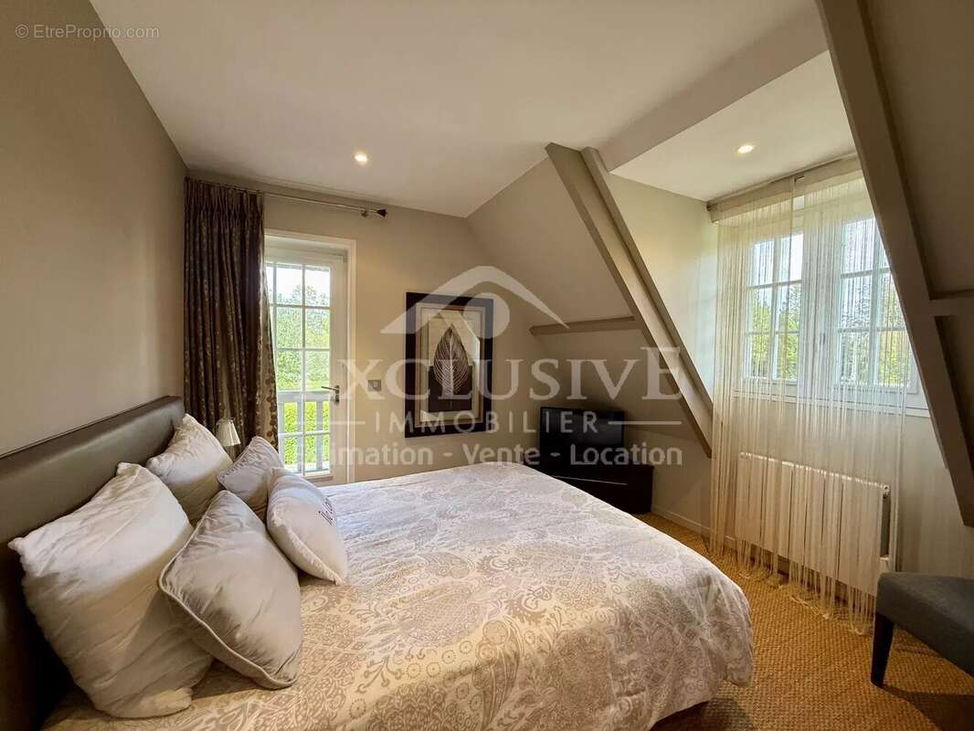 Maison à PONT-L'EVEQUE