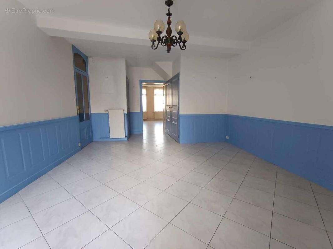 Photo 1 - Maison à FRUGES