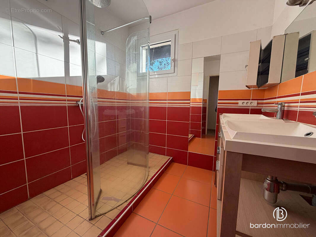 Maison à SAINT-ETIENNE-DE-MER-MORTE