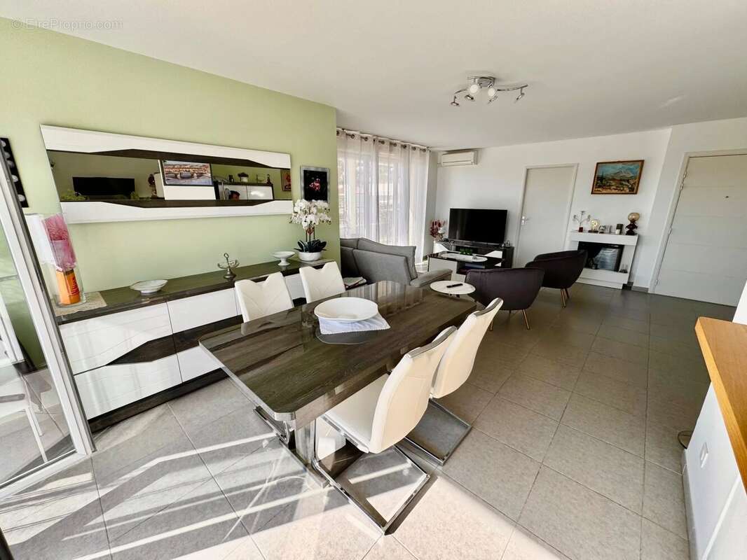 Appartement à MANDELIEU-LA-NAPOULE