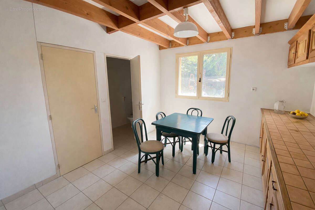 Commerce à MONTGARDIN