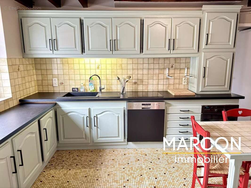 Maison à LE BOURG-D'HEM