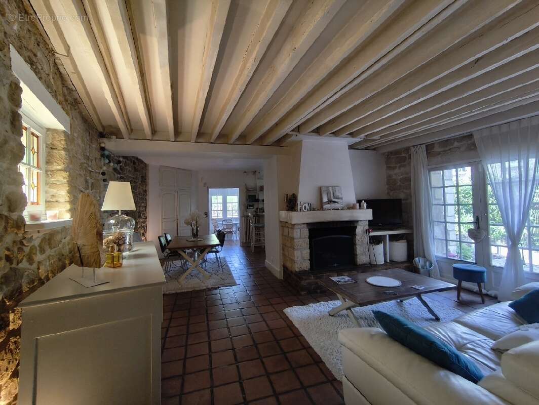 Maison à NESLES-LA-VALLEE