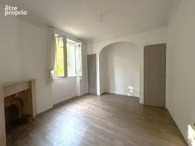 Cannes -charme et authenticite pour cet elegant appartement 2/3 pieces de 79m2 + cave dans immeuble bourgeois - photo 3