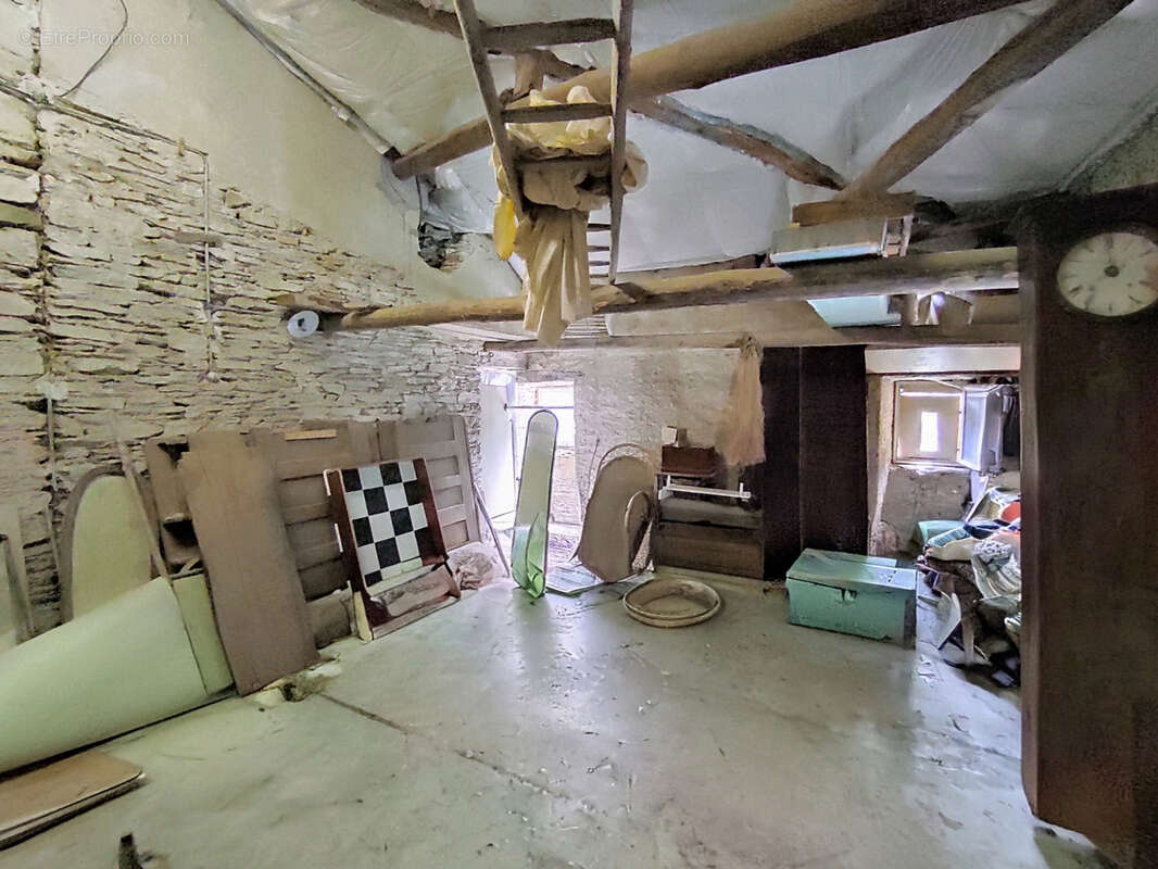Maison à SAINT-PAUL-LA-COSTE
