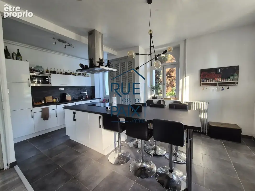 Maison 8 pièces 196 m² à vendre à Loudun (86200) - photo 4