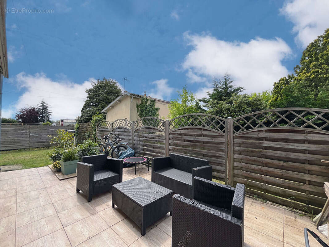 Maison à AMBARES-ET-LAGRAVE