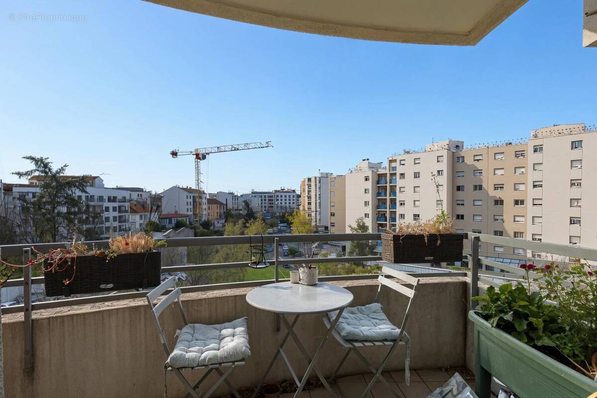 Appartement à LYON-8E