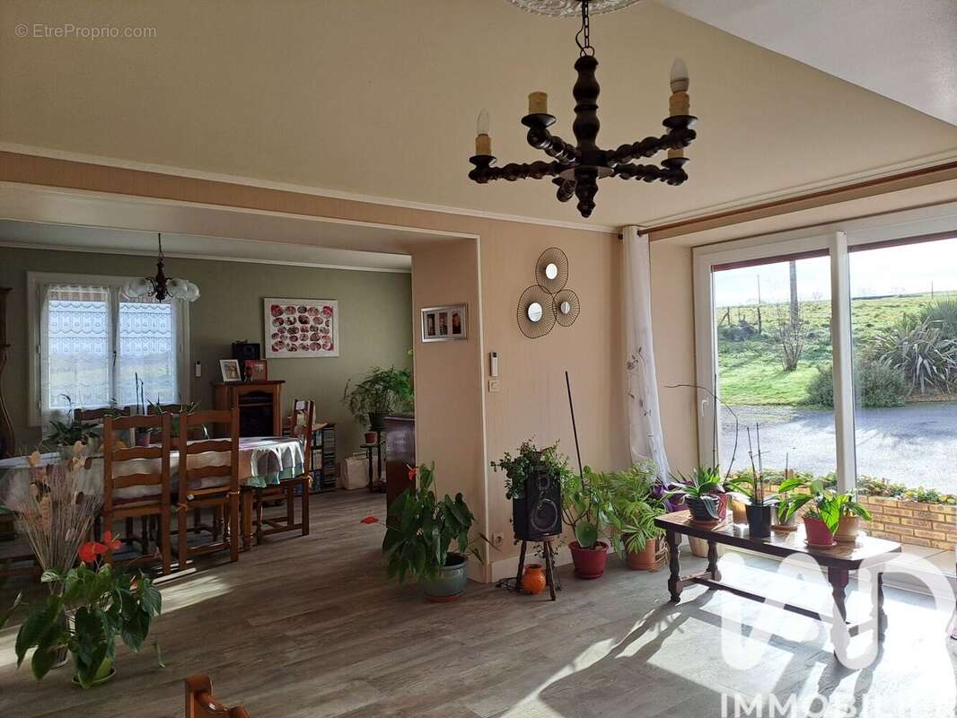 Photo 3 - Maison à MONTRELAIS