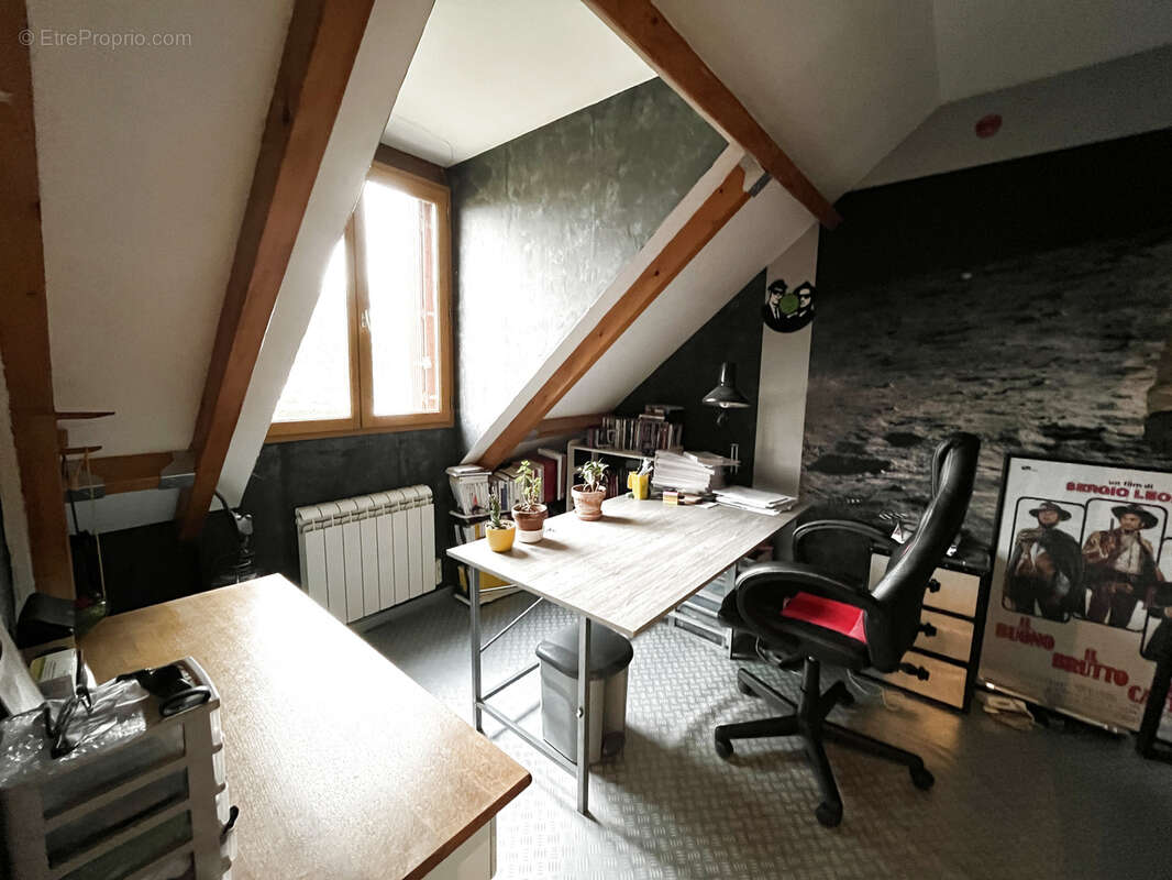 Maison à LA CHAPELLE-LA-REINE