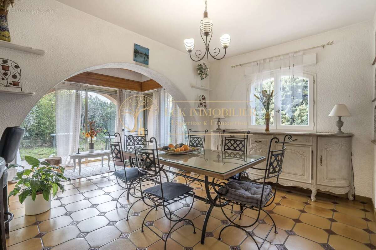 Maison à FREJUS