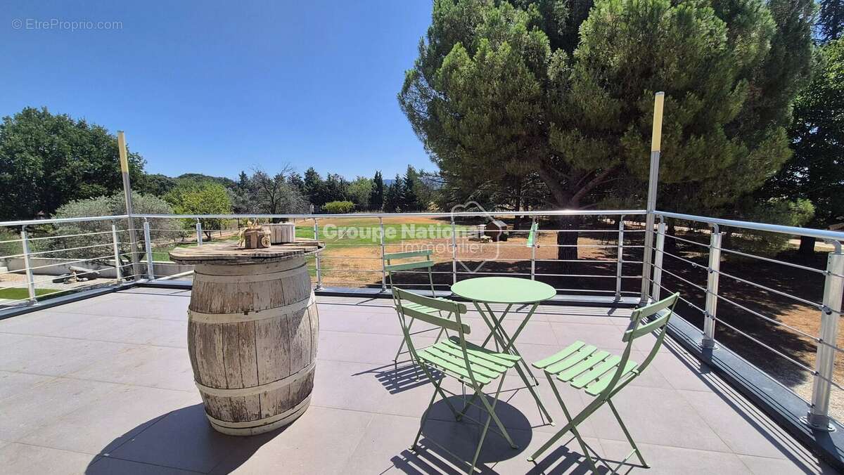 Carpentras - propriete de 190 m² habitable sur 4009 m² de terrain - photo 18