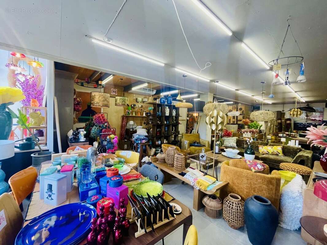 Commerce à NYONS
