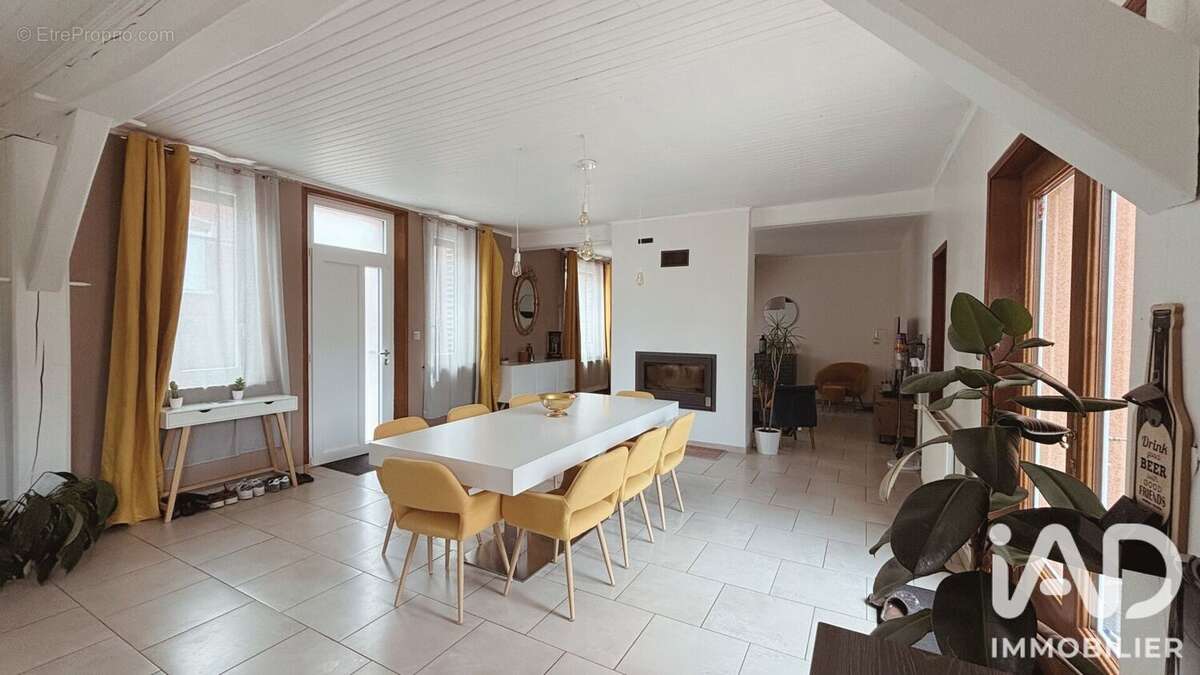 Maison 211 m² à Demuin  - photo 6