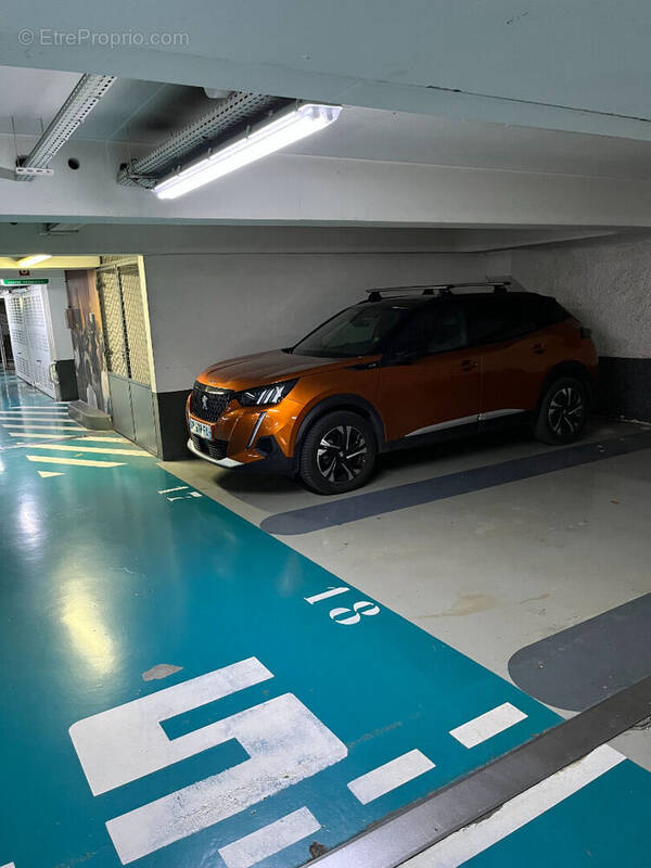 Parking à PARIS-6E
