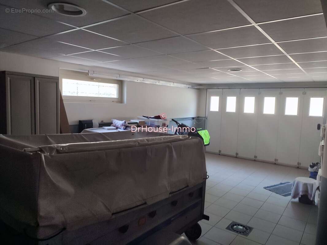 Maison 212 m² à Douvres-La-Delivrande  - photo 8