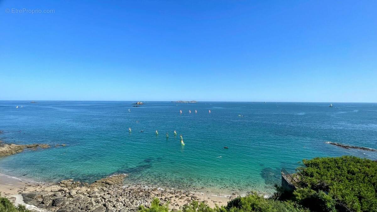 Vue 180° depuis le salon et salle à manger - Appartement à DINARD