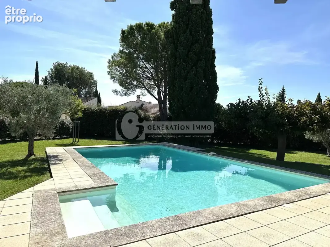 Maison de plain-pied proche centre de Fontvieille. - photo 3