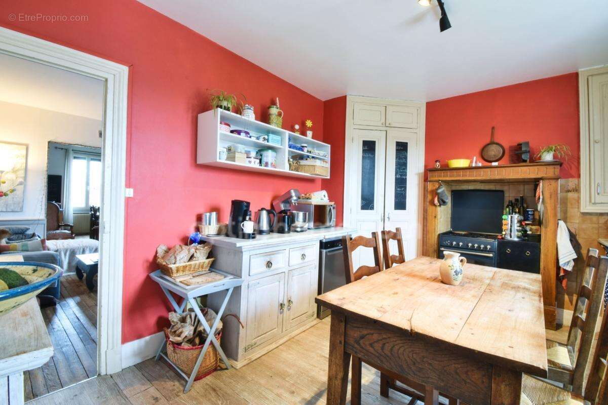 *** exclusivite *** grande maison avec terrasses, dependances et potager *** st dier d'auvergne 63520 *** - photo 11