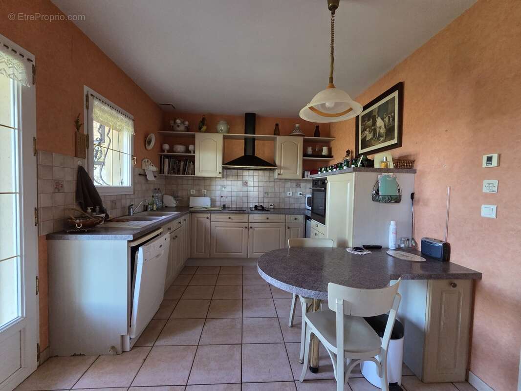 Maison à SAINT-LEONARD-DE-NOBLAT