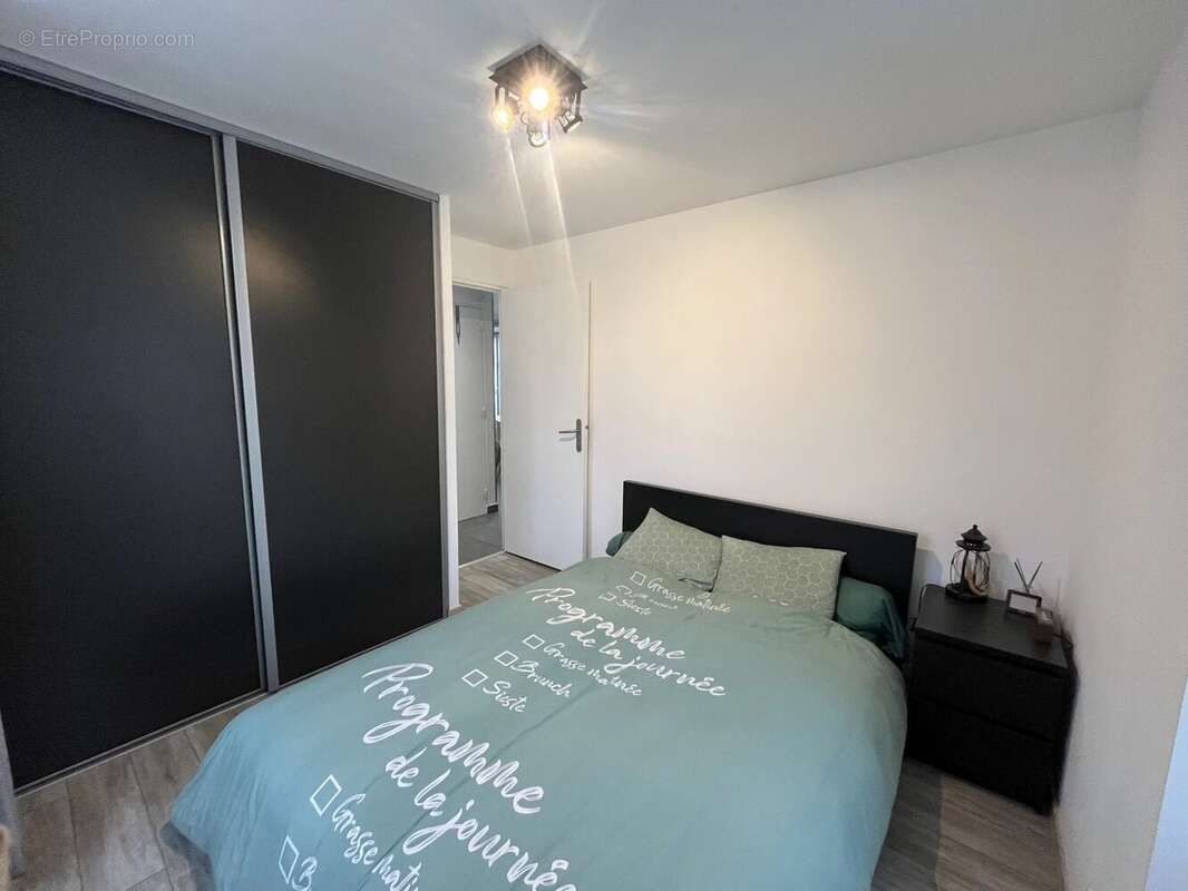Appartement à DAMPIERRE-EN-YVELINES