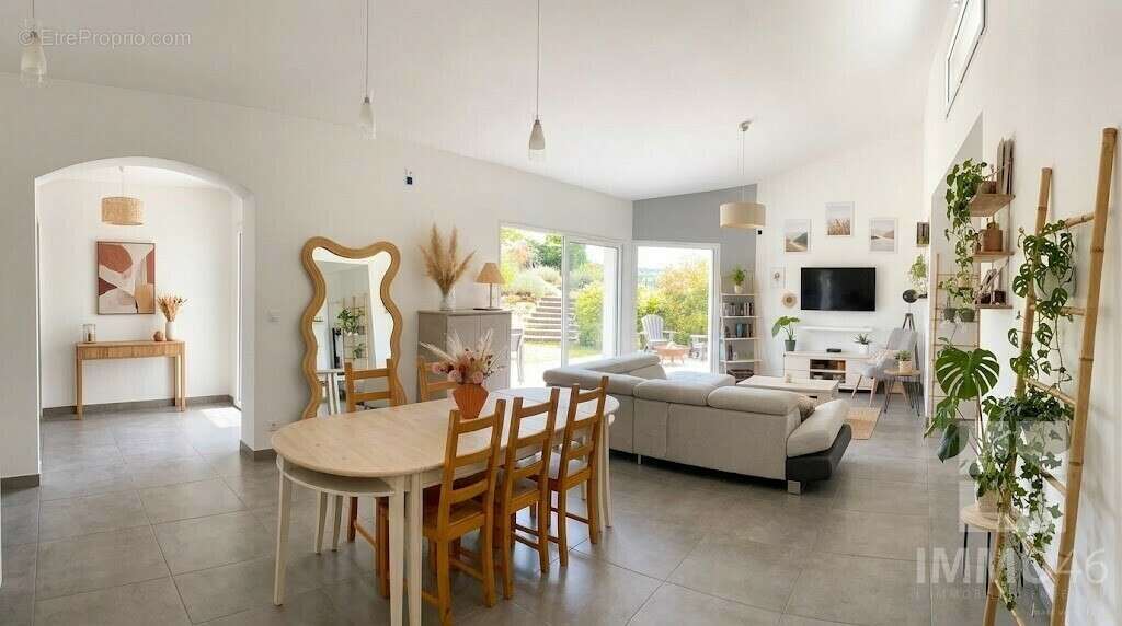 Maison 113 m² à Pradines  - photo 2