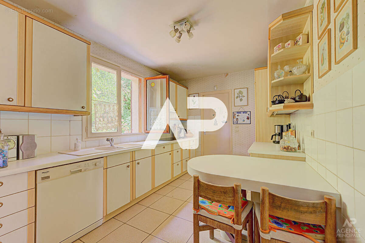 Maison Rueil Malmaison 7 pièce(s) 169 m2 - photo 4