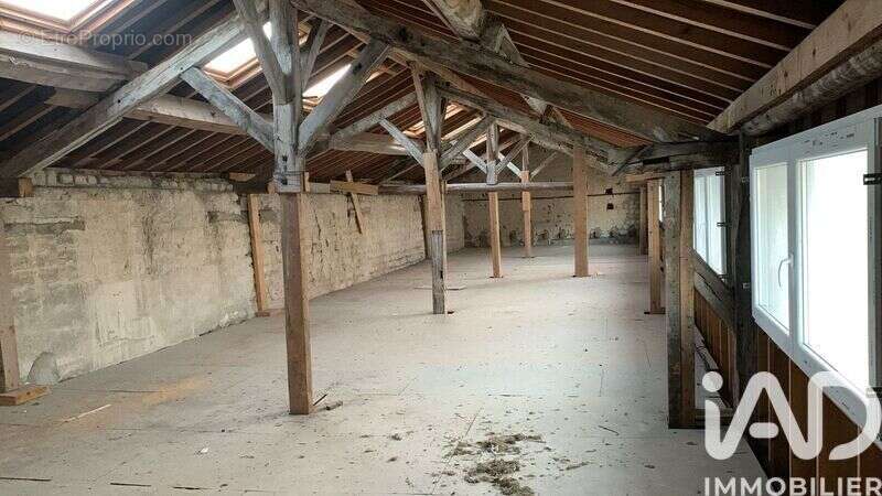 Photo 2 - Commerce à LA VEUVE