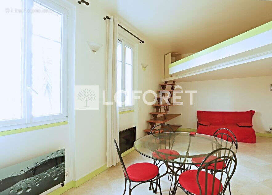 Appartement à PARIS-14E