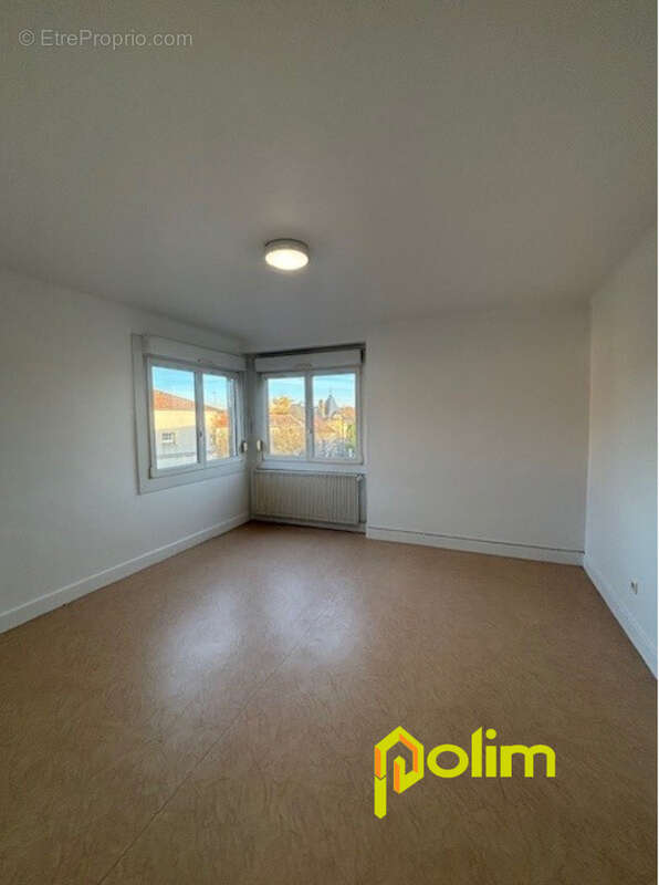 Maison à THIAUCOURT-REGNIEVILLE