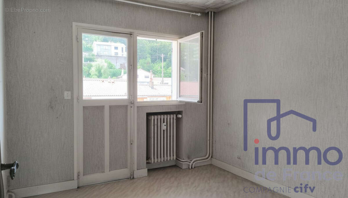 Appartement à SAINT-ETIENNE