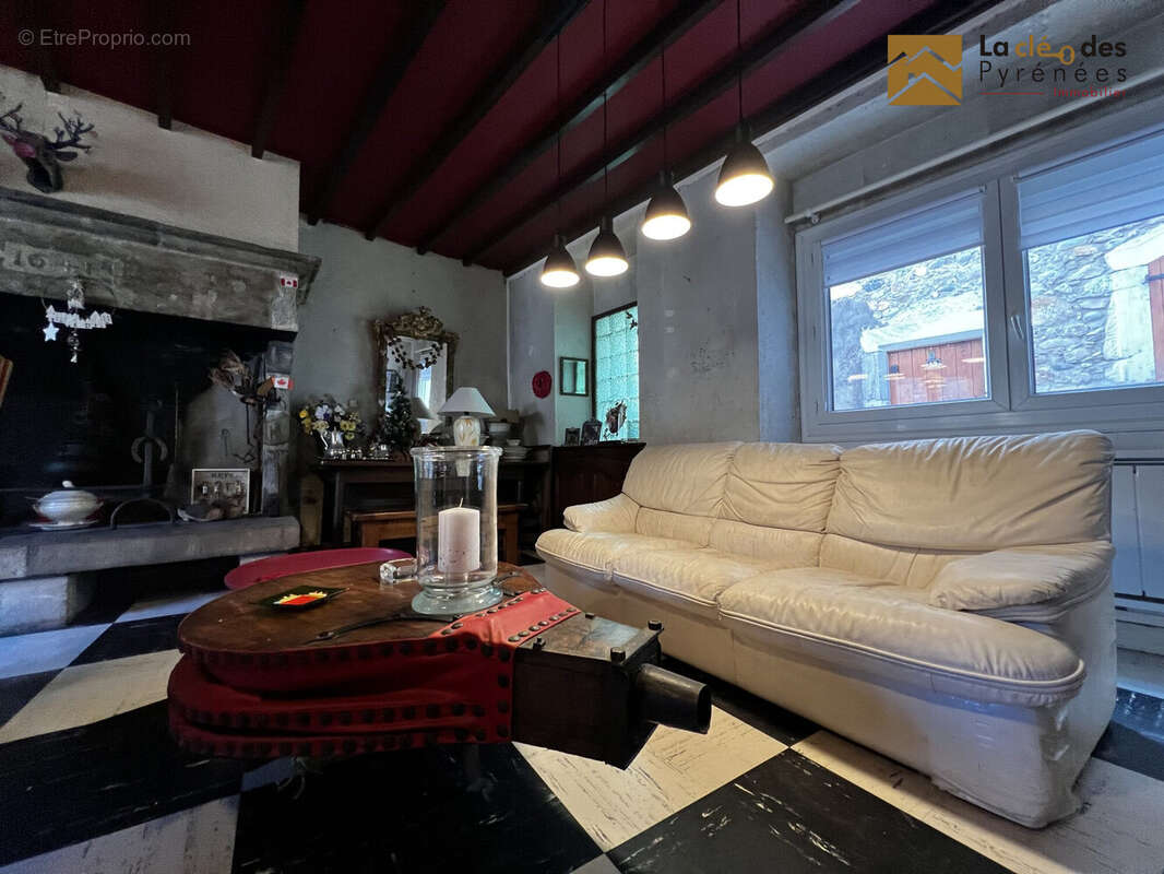 Maison à SARRANCOLIN