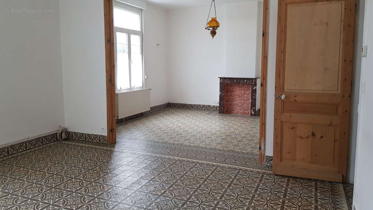 Maison à NEUVILLE-BOURJONVAL