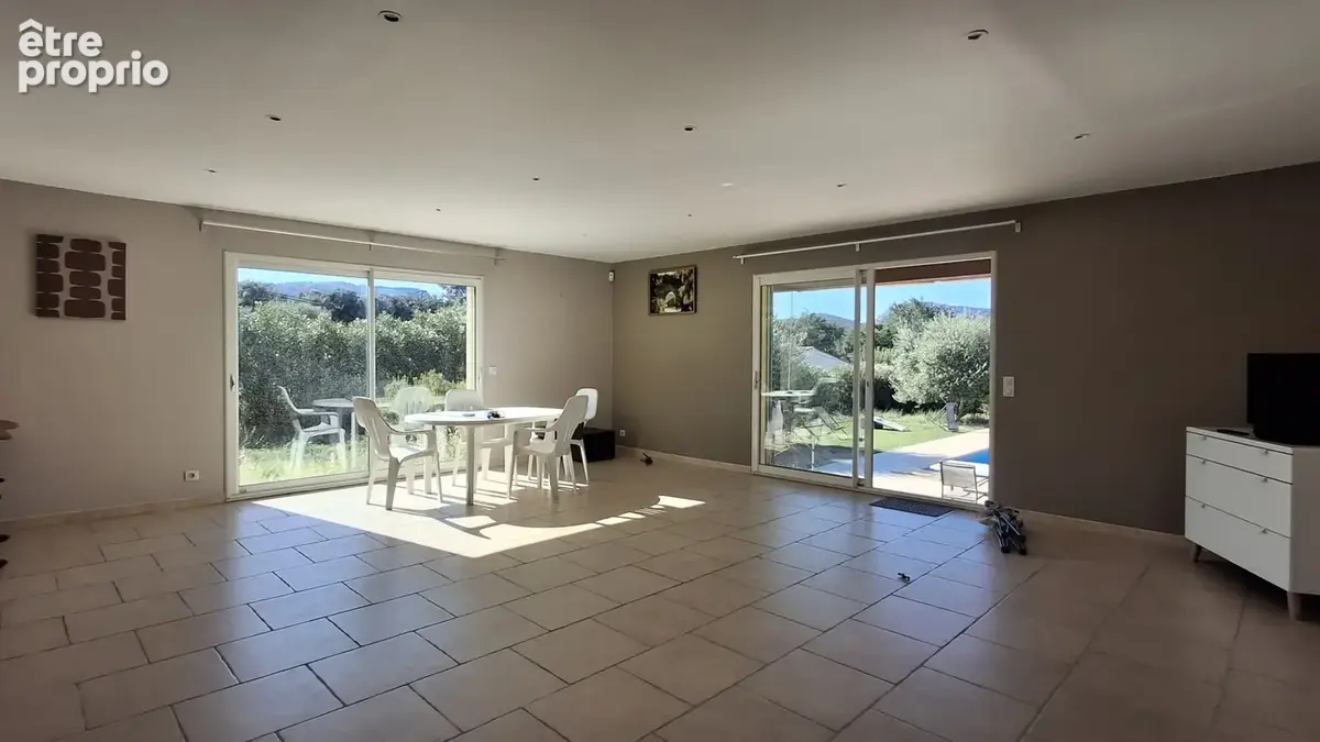 Maison individuelle avec belle vue dégagée sur les collines environnantes - photo 5