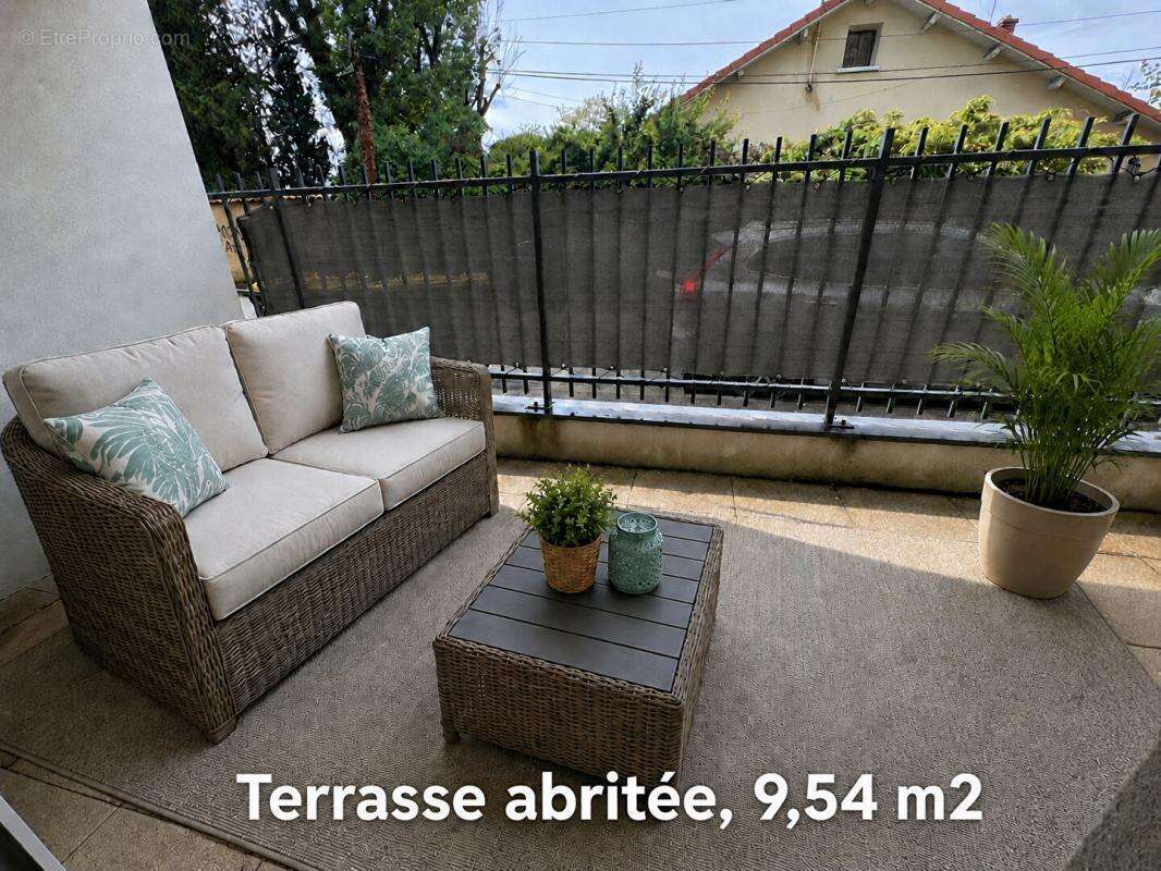Appartement à DECINES-CHARPIEU