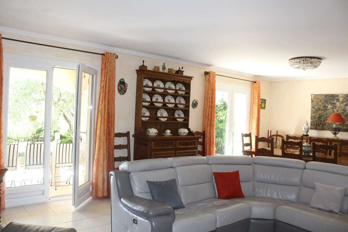 GRASSE St François, belle villa 5 Pièces en excellent état - photo 9