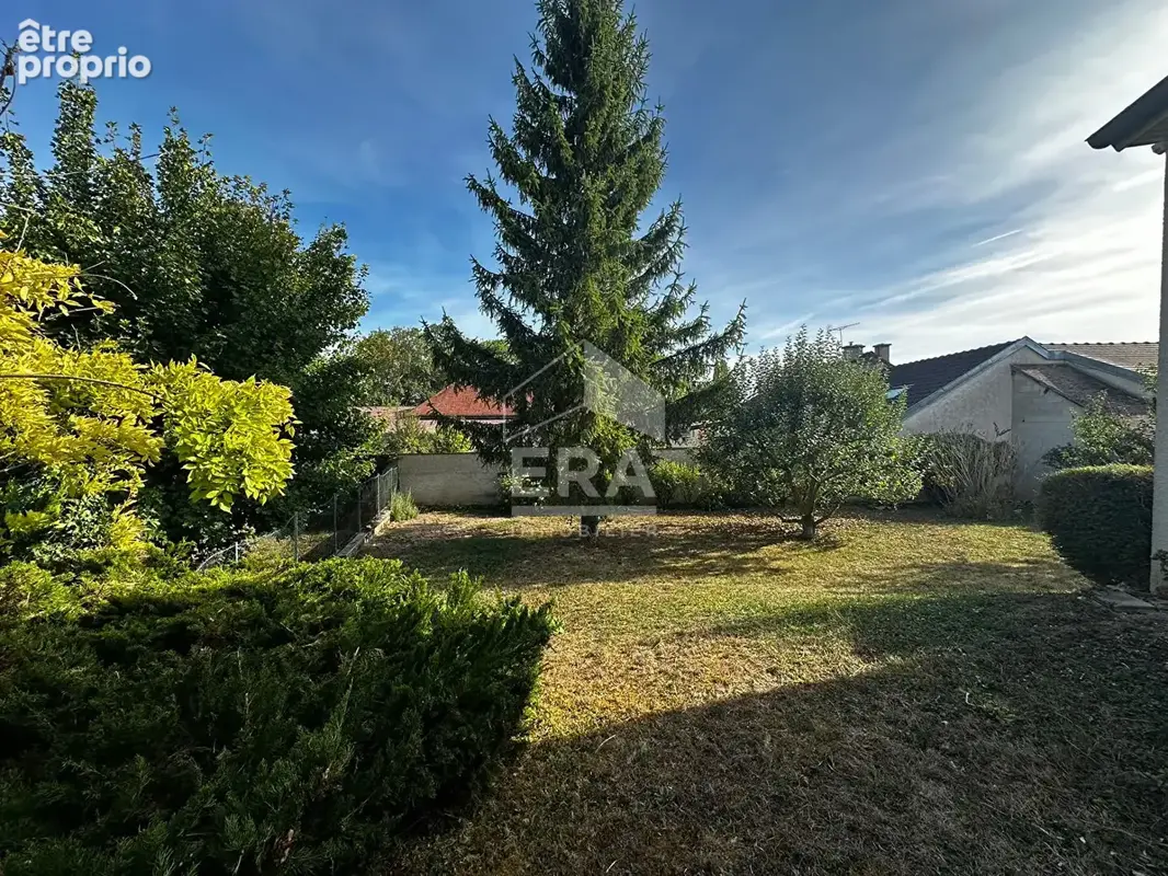 Ensemble immobilier avec deux maisons et grange - Val de Livre (Tauxières-Mutry) - photo 12