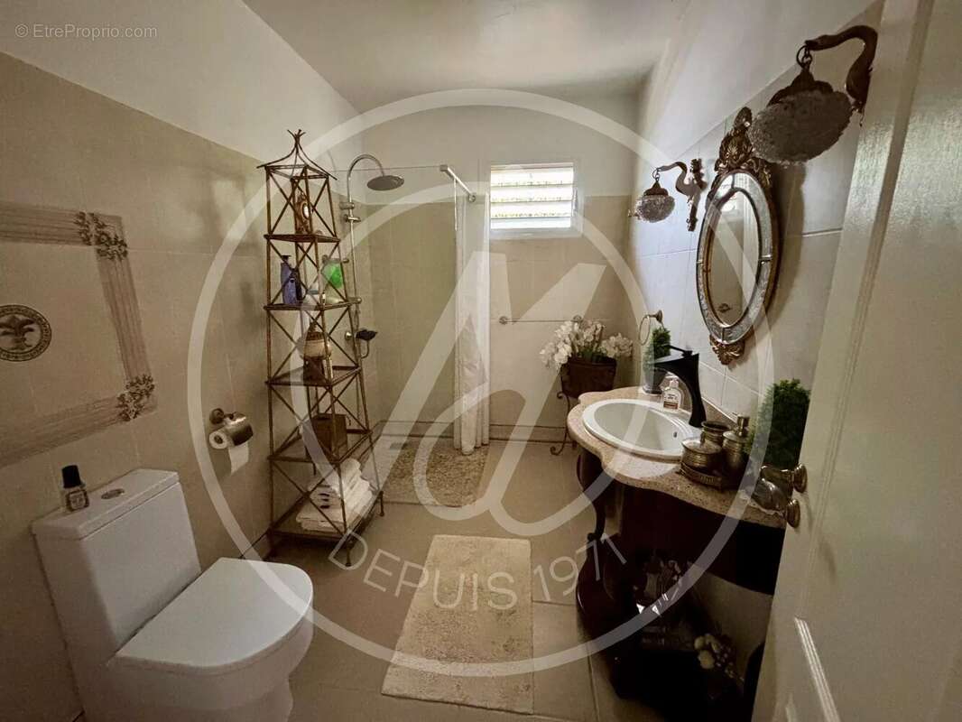 Maison à PETIT-BOURG