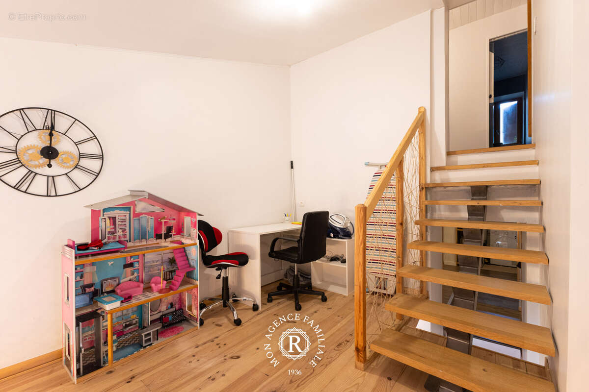 Maison à VIC-LE-COMTE