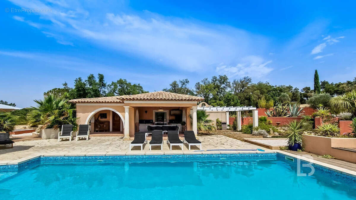 Maison à PLAN-DE-LA-TOUR