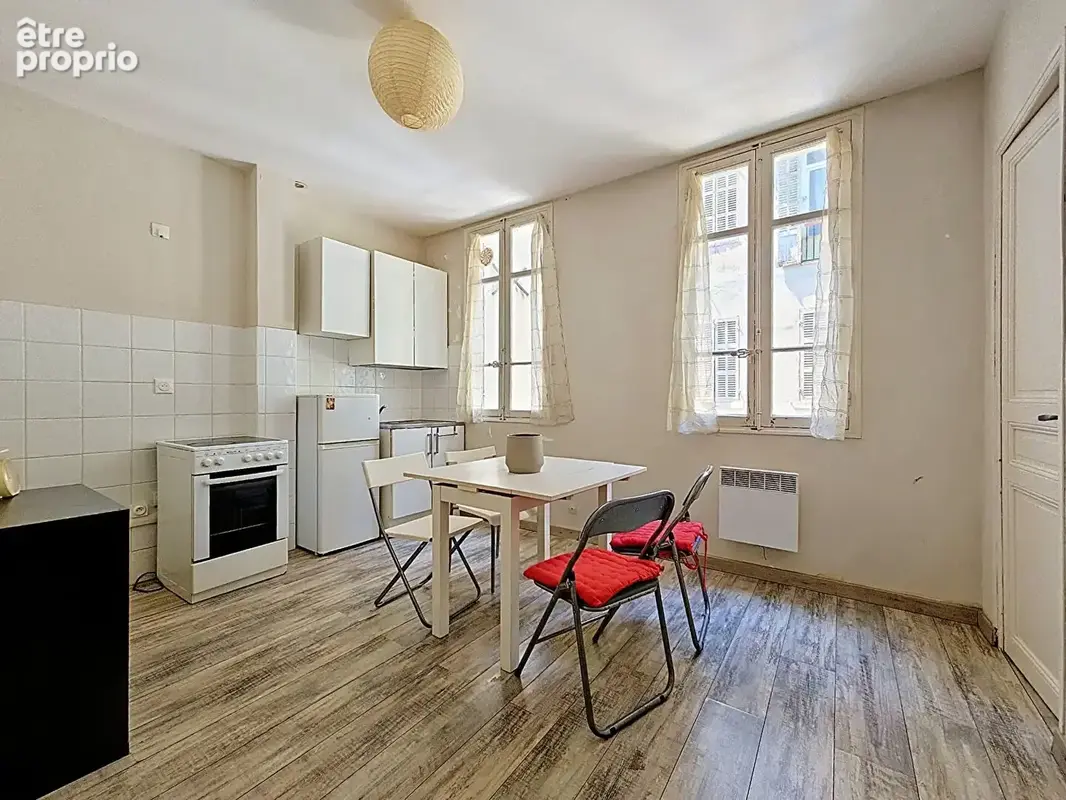Appartement à MARSEILLE-1E