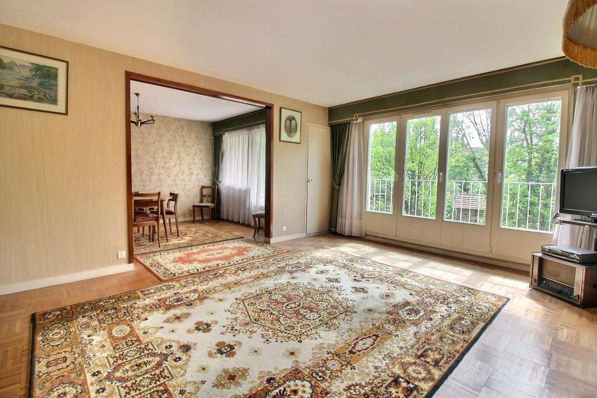Appartement à BURES-SUR-YVETTE
