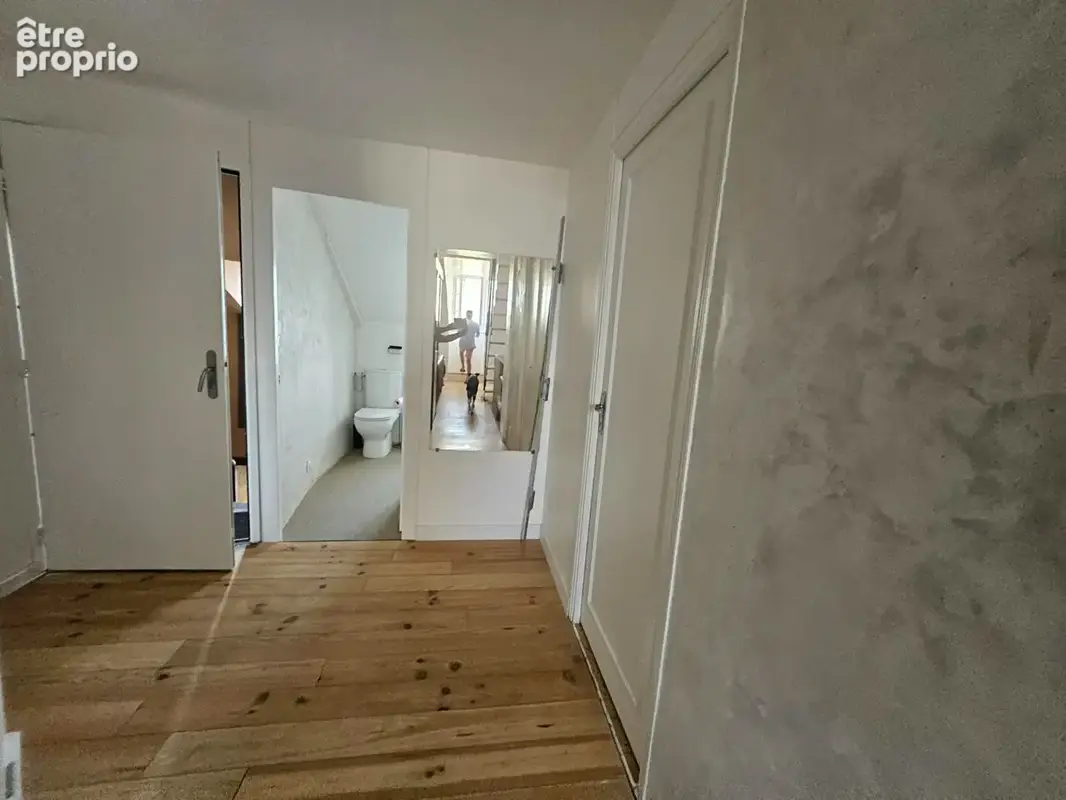 "DINAN -Place Saint-Sauveur : Appartement de caractère rénové avec vue sur "la Basilique" meublé ! - photo 15