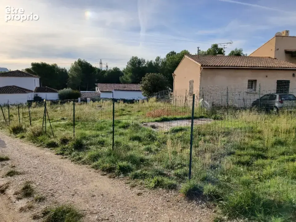Terrain à ROGNAC