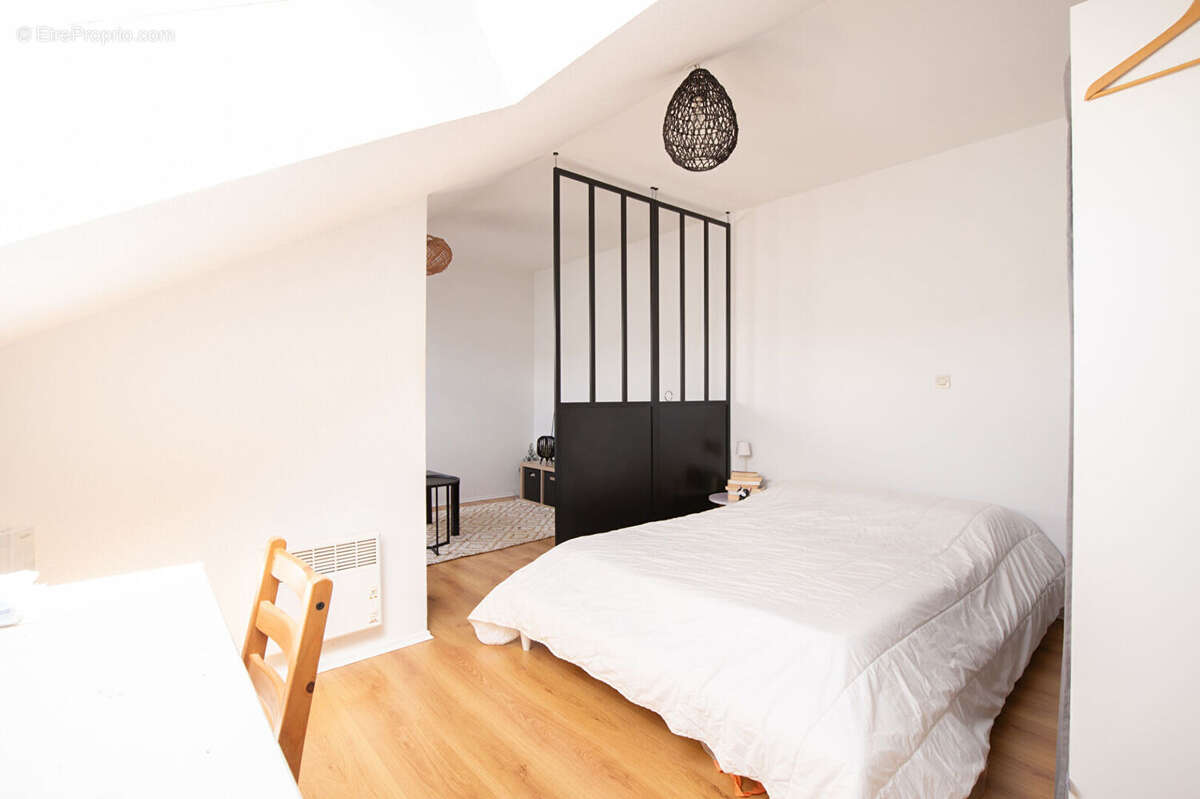 A vendre nantes cite des congres type 2 en duplex avec parking et locataire en place - photo 4