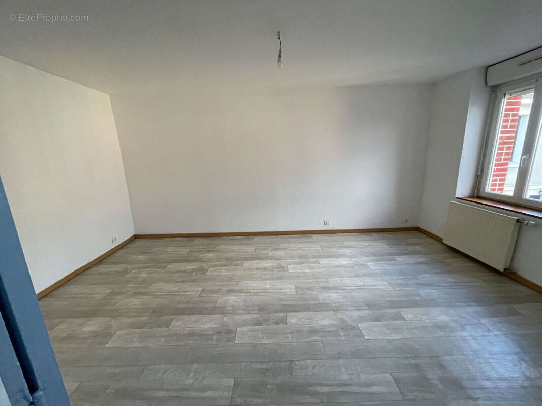 Maison à SAINT-MACAIRE-EN-MAUGES