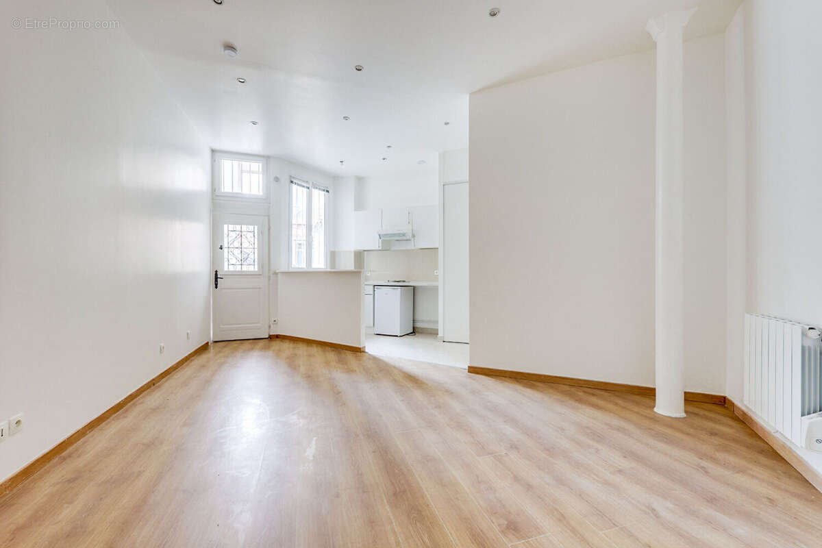 Appartement à PARIS-14E