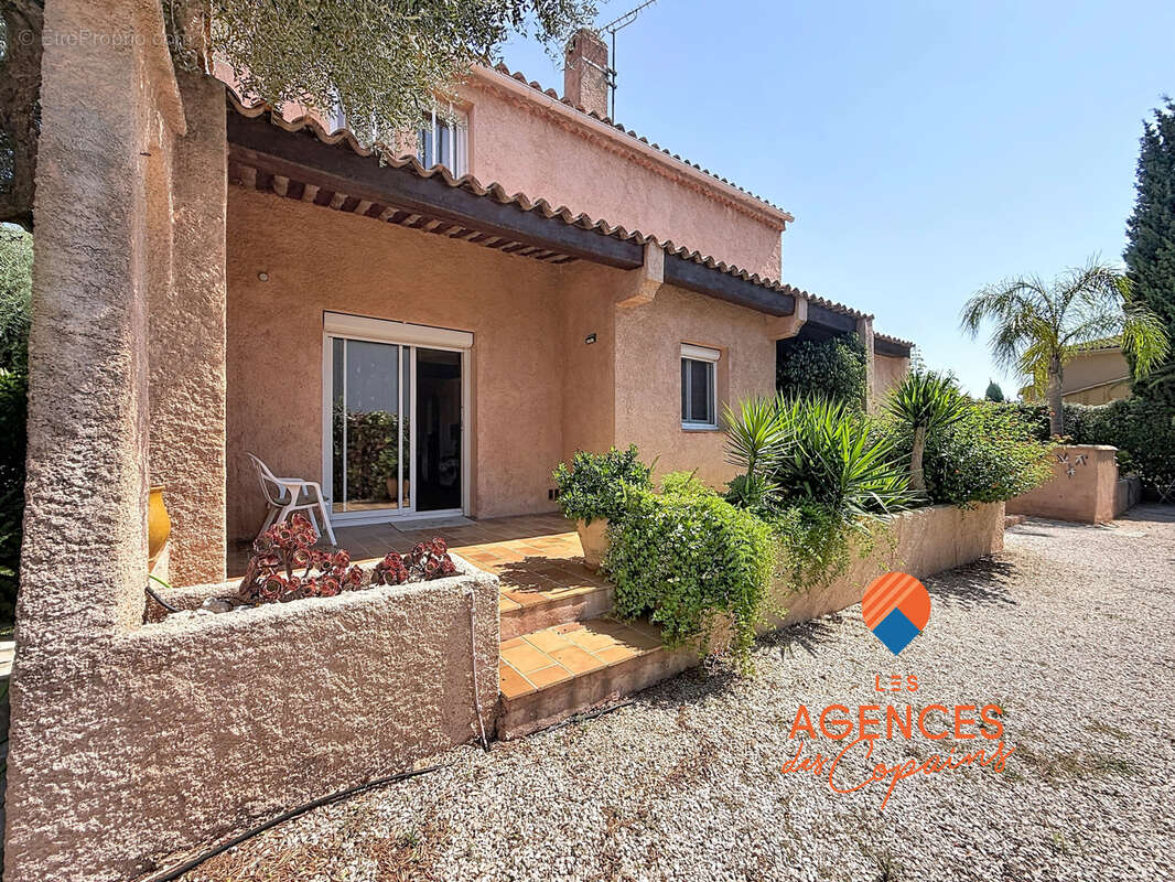 Six-fours-les-plages, le verger, villa t6 avec piscine, au calme, centre-ville  a pied - photo 6